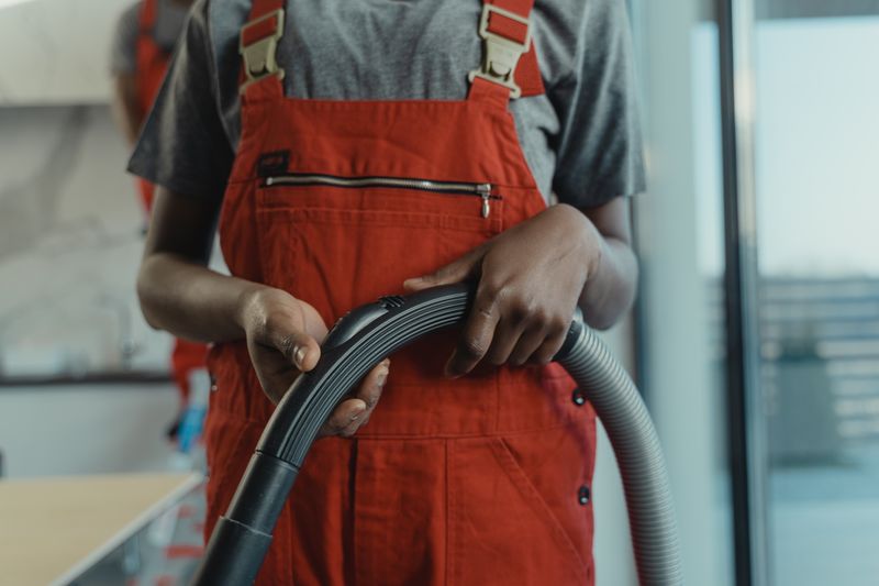 Noah Bennett, Move Service Lead